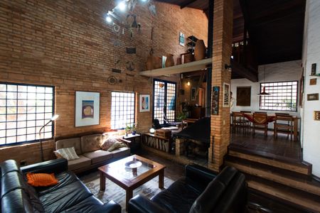 Casa à venda com 1500m², 3 quartos e 4 vagas Casa à venda com 1500m², 3 quartos e 4 vagasSala