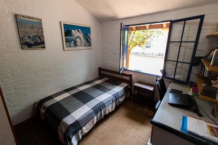 Casa à venda com 1500m², 3 quartos e 4 vagas Casa à venda com 1500m², 3 quartos e 4 vagasQuarto 1