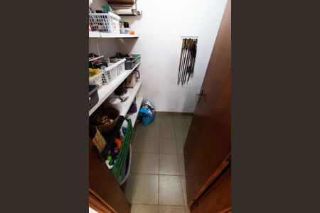 Casa à venda com 1500m², 3 quartos e 4 vagas Casa à venda com 1500m², 3 quartos e 4 vagasDespensa