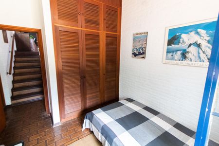 Casa à venda com 1500m², 3 quartos e 4 vagas Casa à venda com 1500m², 3 quartos e 4 vagasQuarto 1