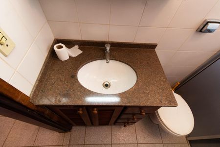 Casa à venda com 1500m², 3 quartos e 4 vagas Casa à venda com 1500m², 3 quartos e 4 vagasBanheiro da Edícula