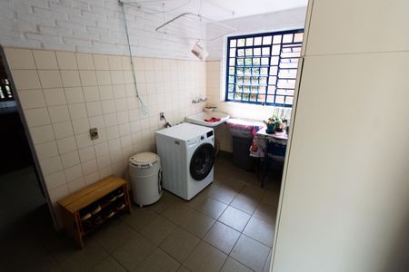 Casa à venda com 1500m², 3 quartos e 4 vagas Casa à venda com 1500m², 3 quartos e 4 vagasÁrea de Serviço