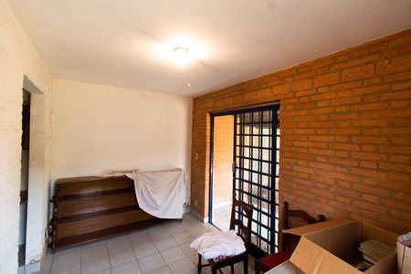 Casa à venda com 1500m², 3 quartos e 4 vagas Casa à venda com 1500m², 3 quartos e 4 vagasEdícula