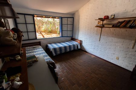 Casa à venda com 1500m², 3 quartos e 4 vagas Casa à venda com 1500m², 3 quartos e 4 vagasVista do Quarto 2