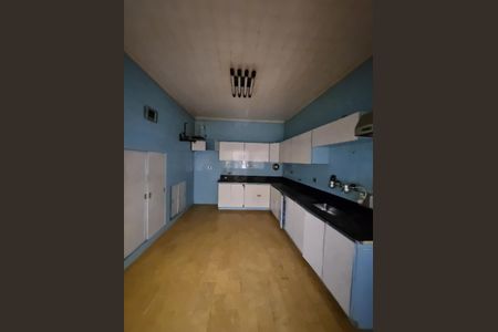 Casa à venda com 107m², 3 quartos e 2 vagas Casa à venda com 107m², 3 quartos e 2 vagasCozinha