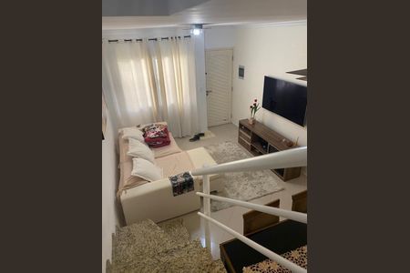 Casa de condomínio à venda com 78m², 2 quartos e 2 vagasSala