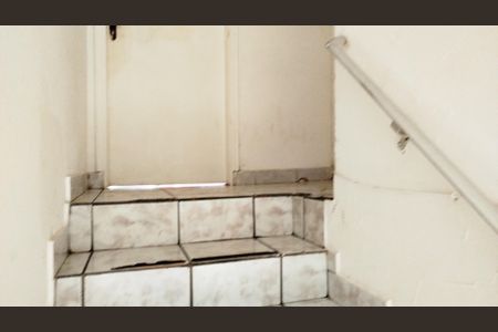 Apartamento para alugar com 84m², 2 quartos e sem vaga Apartamento para alugar com 84m², 2 quartos e sem vagaEscada de acesso