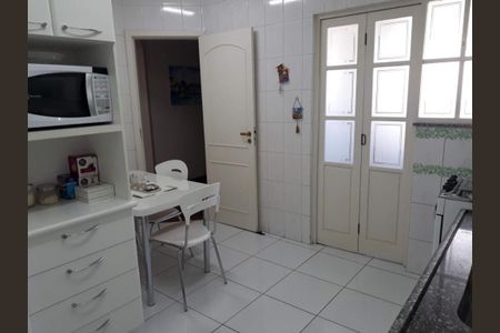 Apartamento à venda com 88m², 3 quartos e 2 vagasCozinha