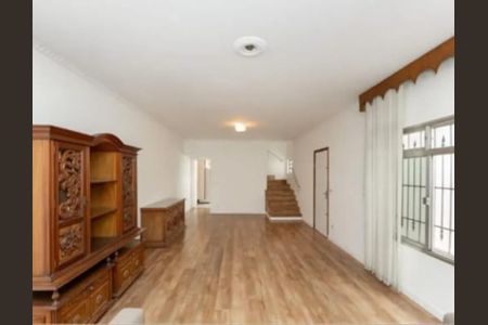 Casa à venda com 192m², 3 quartos e 2 vagasSALA