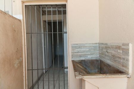 Casa para alugar com 60m², 1 quarto e sem vagaÁrea de Serviço 