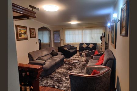 Casa à venda com 220m², 3 quartos e 4 vagasSala