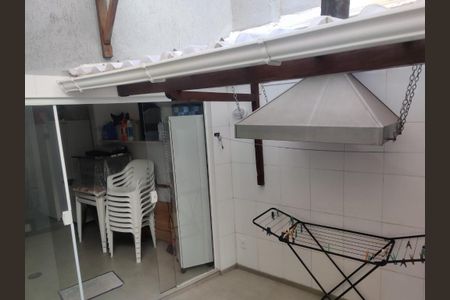 Casa à venda com 220m², 3 quartos e 4 vagasChurrasqueira