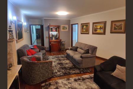 Casa à venda com 220m², 3 quartos e 4 vagasSala