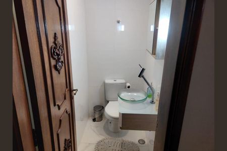 Casa à venda com 220m², 3 quartos e 4 vagasLavabo