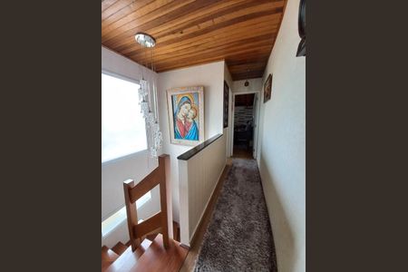 Casa à venda com 223m², 3 quartos e 4 vagas Casa à venda com 223m², 3 quartos e 4 vagasEscada/Corredor