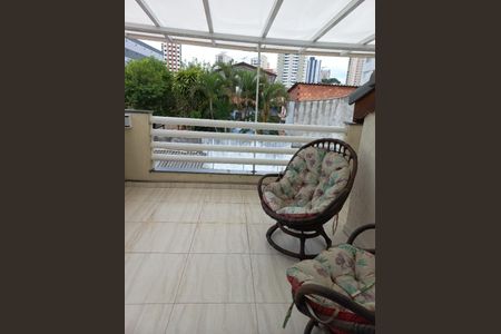 Casa à venda com 223m², 3 quartos e 4 vagas Casa à venda com 223m², 3 quartos e 4 vagasVaranda