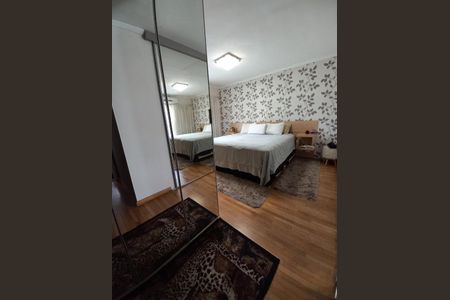 Dormitório de casa à venda com 3 quartos, 223m² em Vila Bertioga, São Paulo