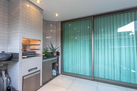 Apartamento à venda com 221m², 4 quartos e 4 vagasVaranda gourmet