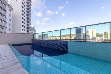 Apartamento à venda com 221m², 4 quartos e 4 vagasÁrea comum - Piscina