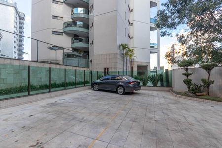 Apartamento à venda com 221m², 4 quartos e 4 vagasÁrea comum - Estacionamento para visitantes