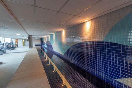 Apartamento à venda com 221m², 4 quartos e 4 vagasÁrea comum - Piscina Coberta