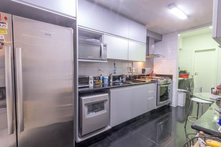 Apartamento à venda com 221m², 4 quartos e 4 vagasCozinha