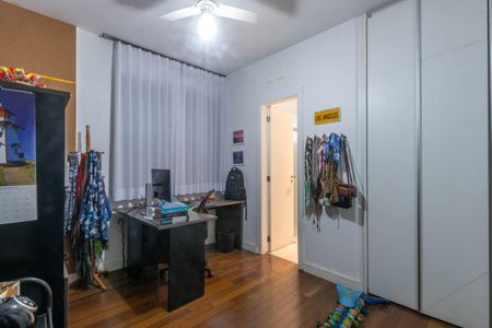 Apartamento à venda com 221m², 4 quartos e 4 vagasQuarto 1