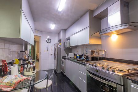 Apartamento à venda com 221m², 4 quartos e 4 vagasCozinha