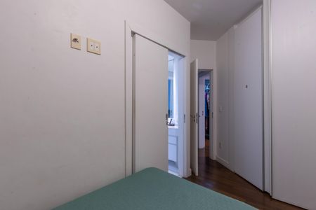 Apartamento à venda com 221m², 4 quartos e 4 vagasQuarto 3