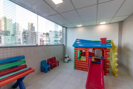 Apartamento à venda com 221m², 4 quartos e 4 vagasÁrea comum - Playground
