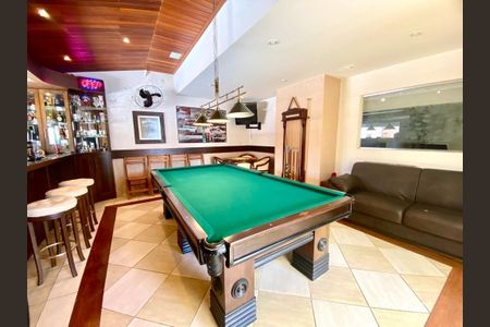 Apartamento à venda com 265m², 3 quartos e 4 vagas Apartamento à venda com 265m², 3 quartos e 4 vagasArea Gourmet