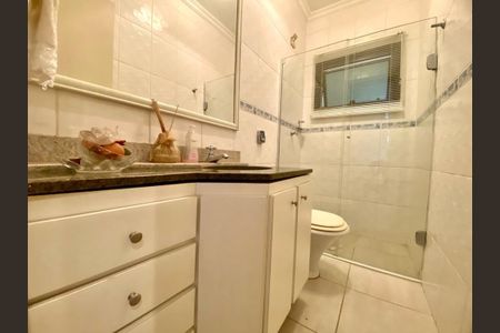 Apartamento à venda com 265m², 3 quartos e 4 vagas Apartamento à venda com 265m², 3 quartos e 4 vagasBanheiro