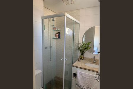 Apartamento à venda com 74m², 3 quartos e 1 vaga Apartamento à venda com 74m², 3 quartos e 1 vagaBanheiro