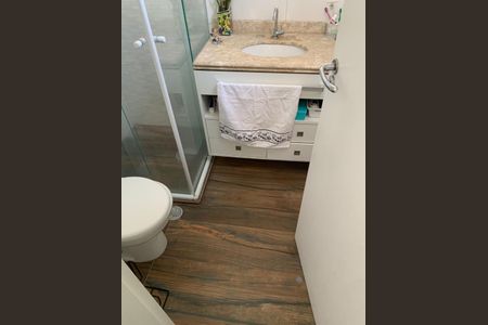 Apartamento à venda com 74m², 3 quartos e 1 vaga Apartamento à venda com 74m², 3 quartos e 1 vagaBanheiro