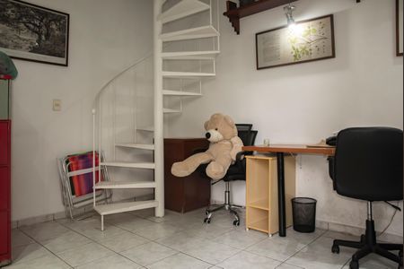 Casa à venda com 320m², 5 quartos e 4 vagasEdícula - Sala