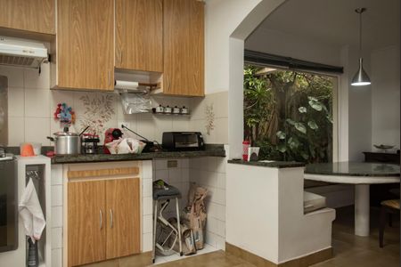 Casa à venda com 320m², 5 quartos e 4 vagasCozinha