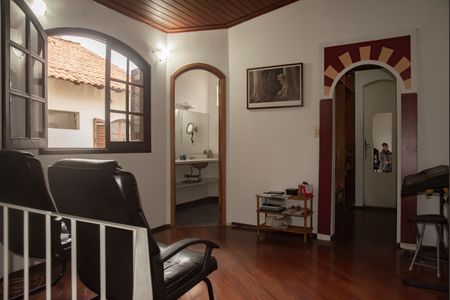 Casa à venda com 320m², 5 quartos e 4 vagasEdícula - Suíte