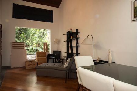 Casa à venda com 320m², 5 quartos e 4 vagasSala