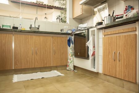 Casa à venda com 320m², 5 quartos e 4 vagasCozinha