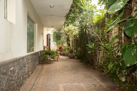 Casa à venda com 320m², 5 quartos e 4 vagasGaragem