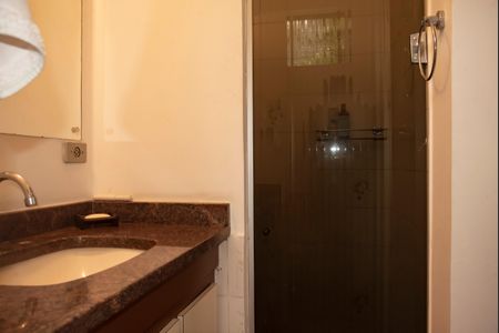 Casa à venda com 320m², 5 quartos e 4 vagasBanheiro da Suíte 2