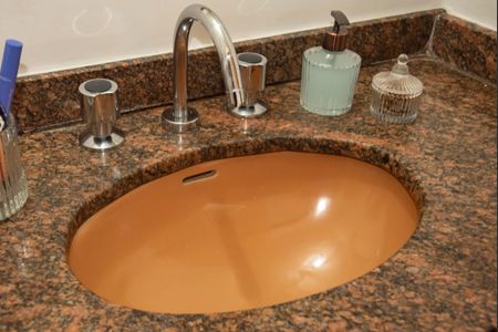 Casa à venda com 320m², 5 quartos e 4 vagasBanheiro da Suíte 1