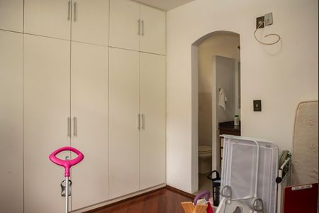 Casa à venda com 320m², 5 quartos e 4 vagasSuíte 2