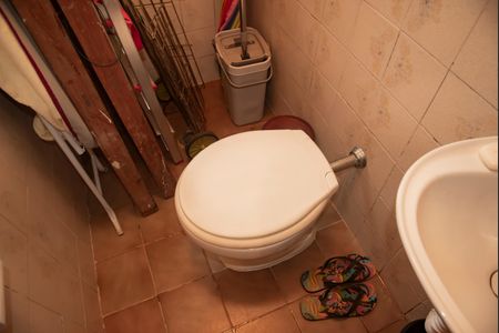 Casa à venda com 320m², 5 quartos e 4 vagasBanheiro de Serviço