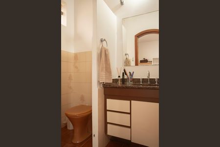 Casa à venda com 320m², 5 quartos e 4 vagasBanheiro da Suíte 1