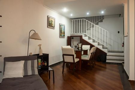 Casa à venda com 320m², 5 quartos e 4 vagasSala