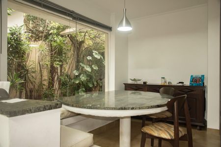 Casa à venda com 320m², 5 quartos e 4 vagasCopa/Cozinha