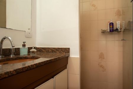 Casa à venda com 320m², 5 quartos e 4 vagasBanheiro da Suíte 1