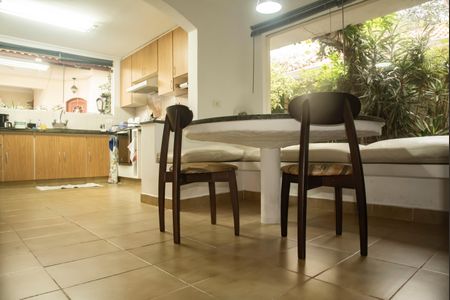 Casa à venda com 320m², 5 quartos e 4 vagasCopa/Cozinha