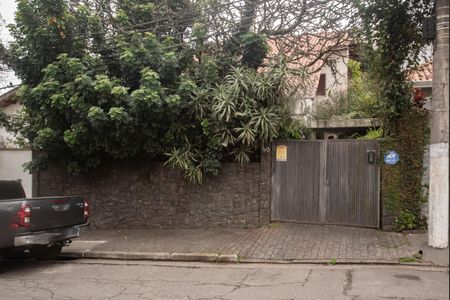 Casa à venda com 320m², 5 quartos e 4 vagasFachada